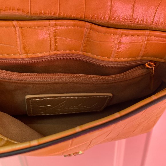 Klutch Sightseer Crossbody Purse Bag Yellow Gold color with croc pattern 9" x 5" - Picture 8 of 9